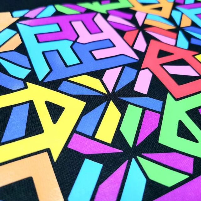 Kanji Works arranges Japanese kanji characters in a continuous pattern to create attractive kanji designs.

Kanji Works ordena los caracteres kanji japoneses en un patrón continuo para crear atractivos diseños de kanji.

#渋谷
#shibuya
#kanji 
#kanjiworks 
#chinesecharacters 
#japanesecharacters 
#chinesecharacter 
#japanesecharacter 
#漢字 
#漢字ワークス 
#caractereschinos 
#caractereschino 
#caracteresjaponeses 
#caracterjapones